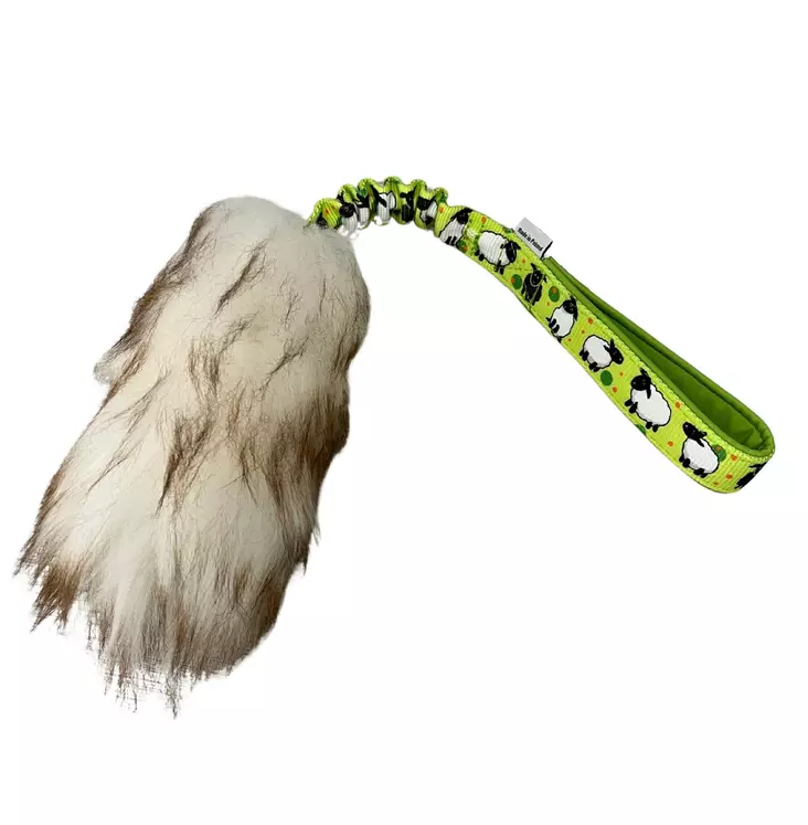 Sheepskin Bungee vetolelu vingulla, lammaskuosi - Aitoa karvaa sisältävät lelut - 29450 - 1