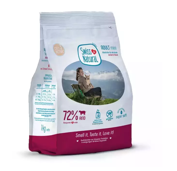 Viljaton treeninami ja täysravinto pienelle koiralle Swiss Natural nauta 1 kg - Puolikosteat treeninamit - 23080 - 1