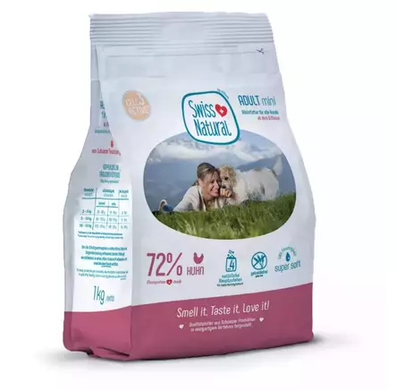 Viljaton treeninami ja täysravinto pienelle koiralle Swiss Natural Kana 1 kg - Puolikosteat treeninamit - 23076 - 1