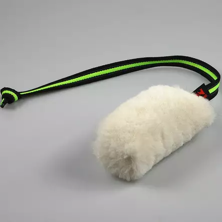 Koiran vetolelu aidolla lampaankarvalla - Aitoa karvaa sisältävät lelut - 003358 - 1