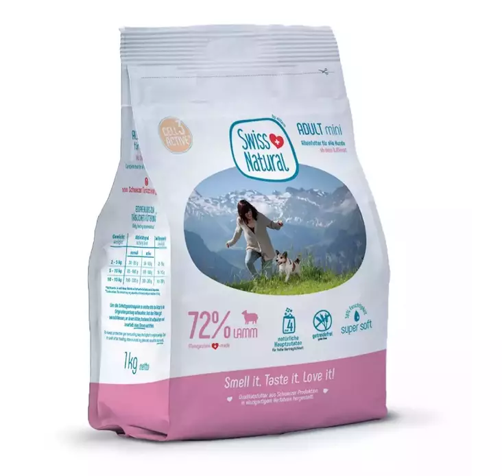 Viljaton treeninami ja täysravinto pienelle koiralle Swiss Natural lammas 1 kg - Puolikosteat treeninamit - 23078 - 1