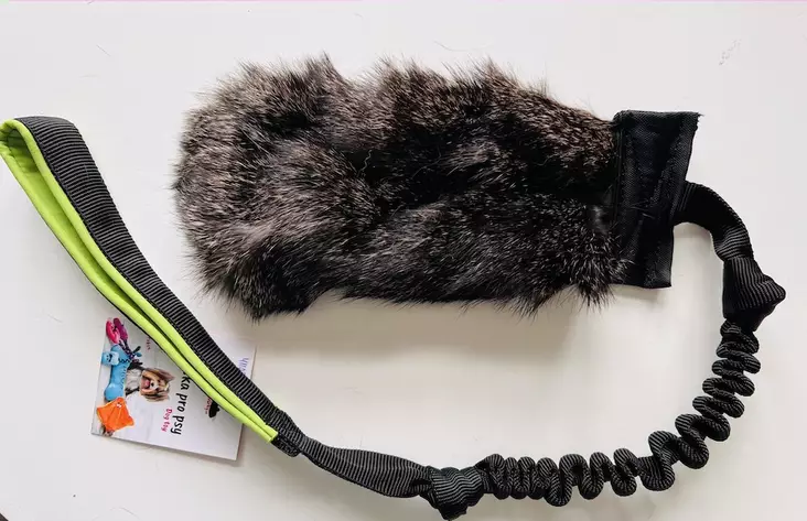 havohravo kaninkarvalelu joustavalla kahvalla - Aitoa karvaa sisältävät lelut - 41109 - 1