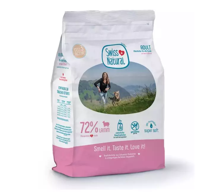 Koiran viljaton treeninami ja täysravinto Swiss Natural Lammas 4 kg - Puolikosteat treeninamit - 23079 - 1